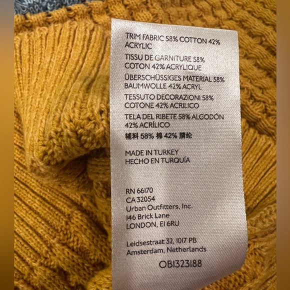 NWT Urban Outfitters BDG Sweater Women’s Medium Max Oversized Waffle Knit Gold - Picture 8 of 8